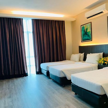 Holiday Villa Hotel y Suites Kota Bharu Exterior foto