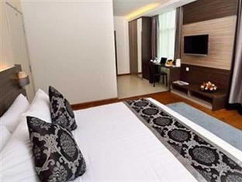Holiday Villa Hotel y Suites Kota Bharu Exterior foto