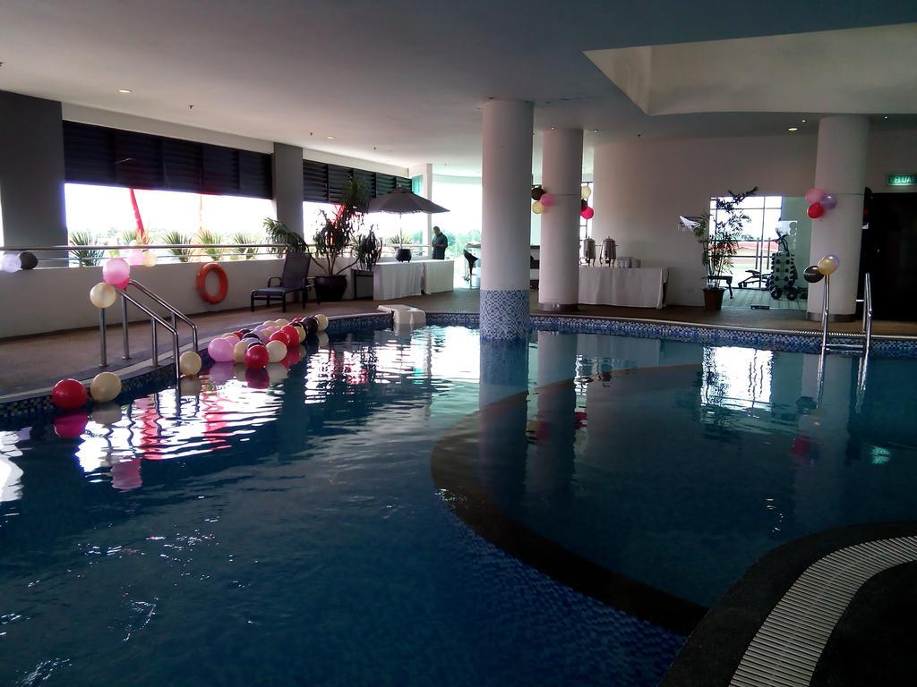Holiday Villa Hotel y Suites Kota Bharu Exterior foto