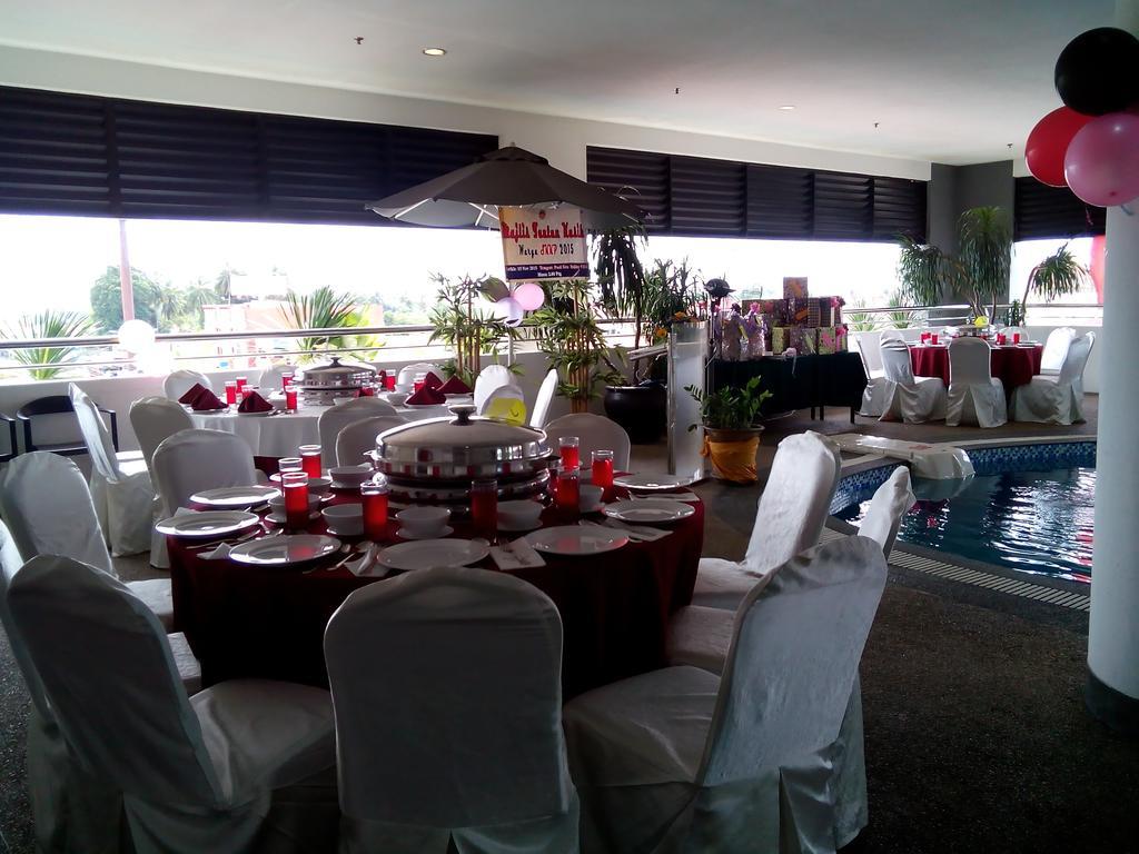 Holiday Villa Hotel y Suites Kota Bharu Exterior foto